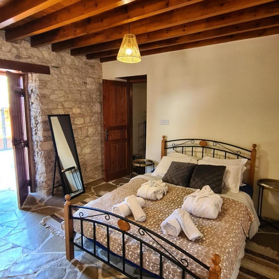 The Stonehouse Suites With Private Bath Spas Limasol Buitenkant foto