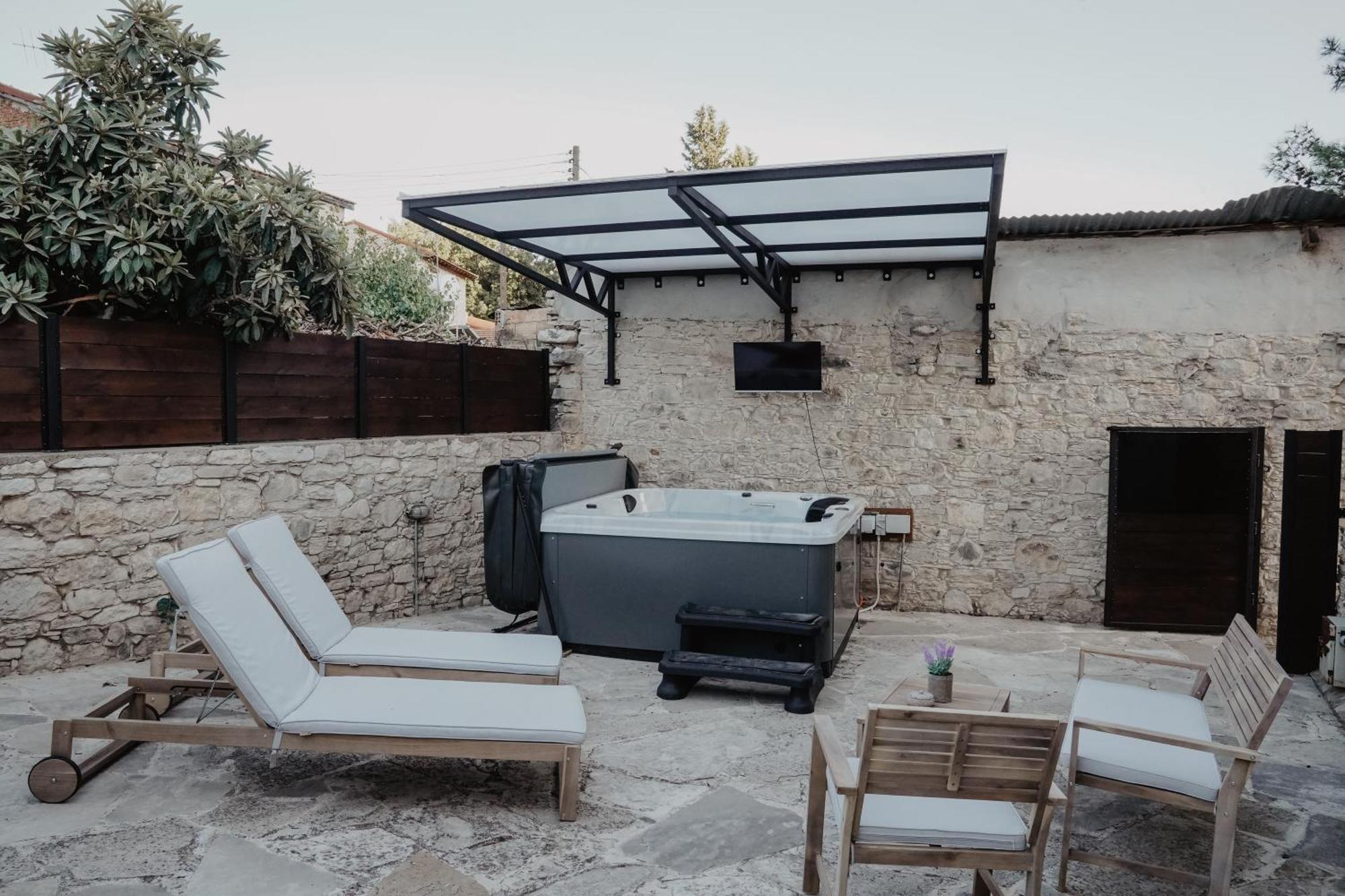 The Stonehouse Suites With Private Bath Spas Limasol Buitenkant foto