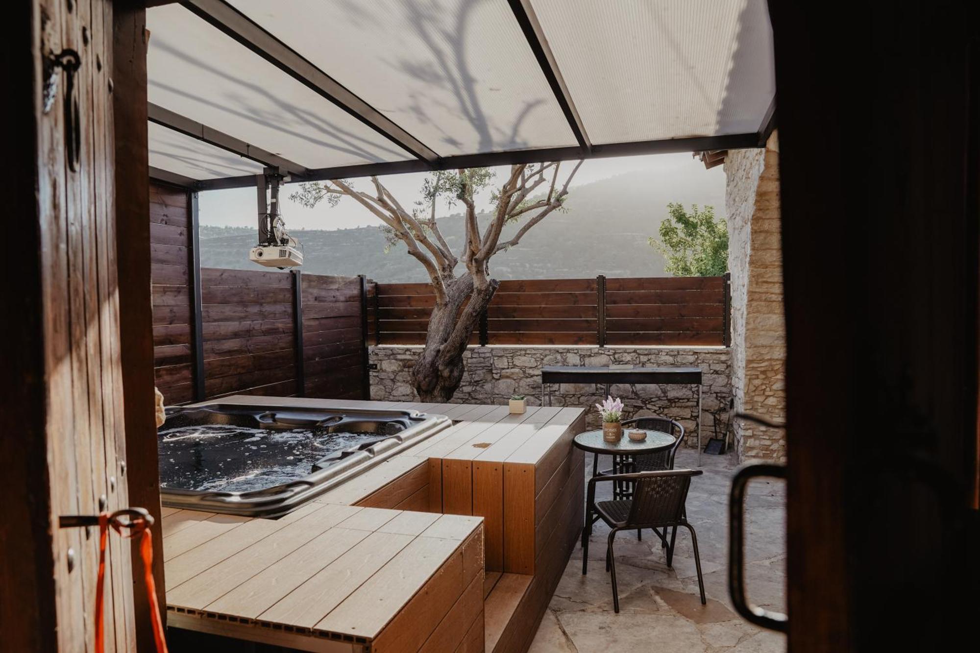 The Stonehouse Suites With Private Bath Spas Limasol Buitenkant foto