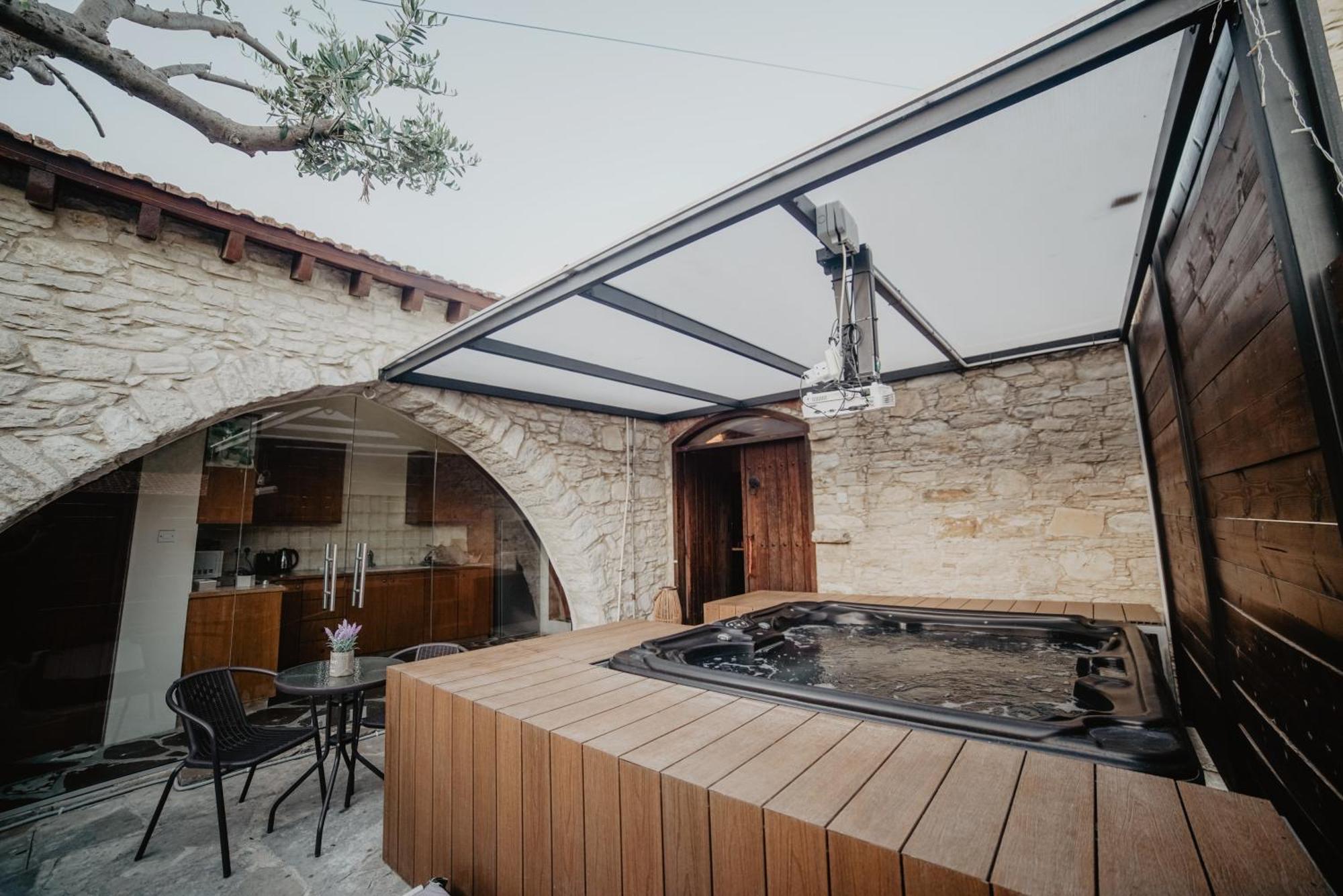 The Stonehouse Suites With Private Bath Spas Limasol Buitenkant foto