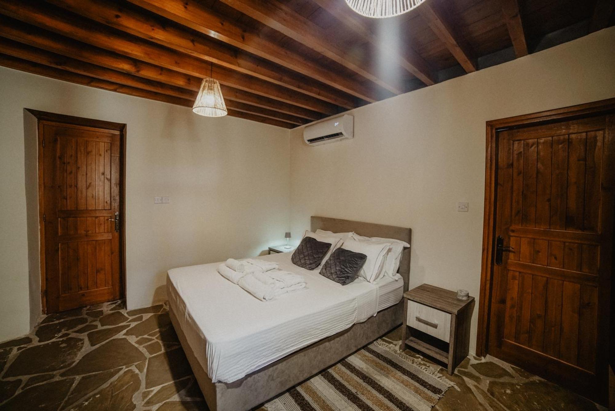 The Stonehouse Suites With Private Bath Spas Limasol Kamer foto